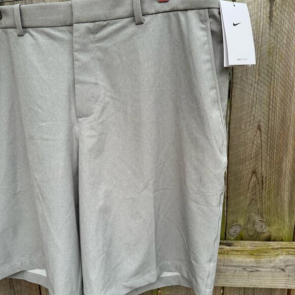 Nike Golf Shorts Dri Fit Gray Size 40 NWT Flat Front Chino Strechy Fabric - Picture 3 of 7